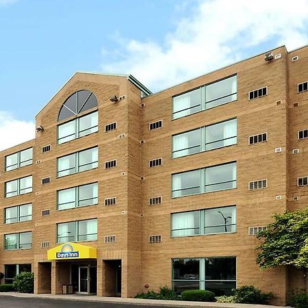 Days Inn By Wyndham Niagara Falls Lundys Lane Esterno foto
