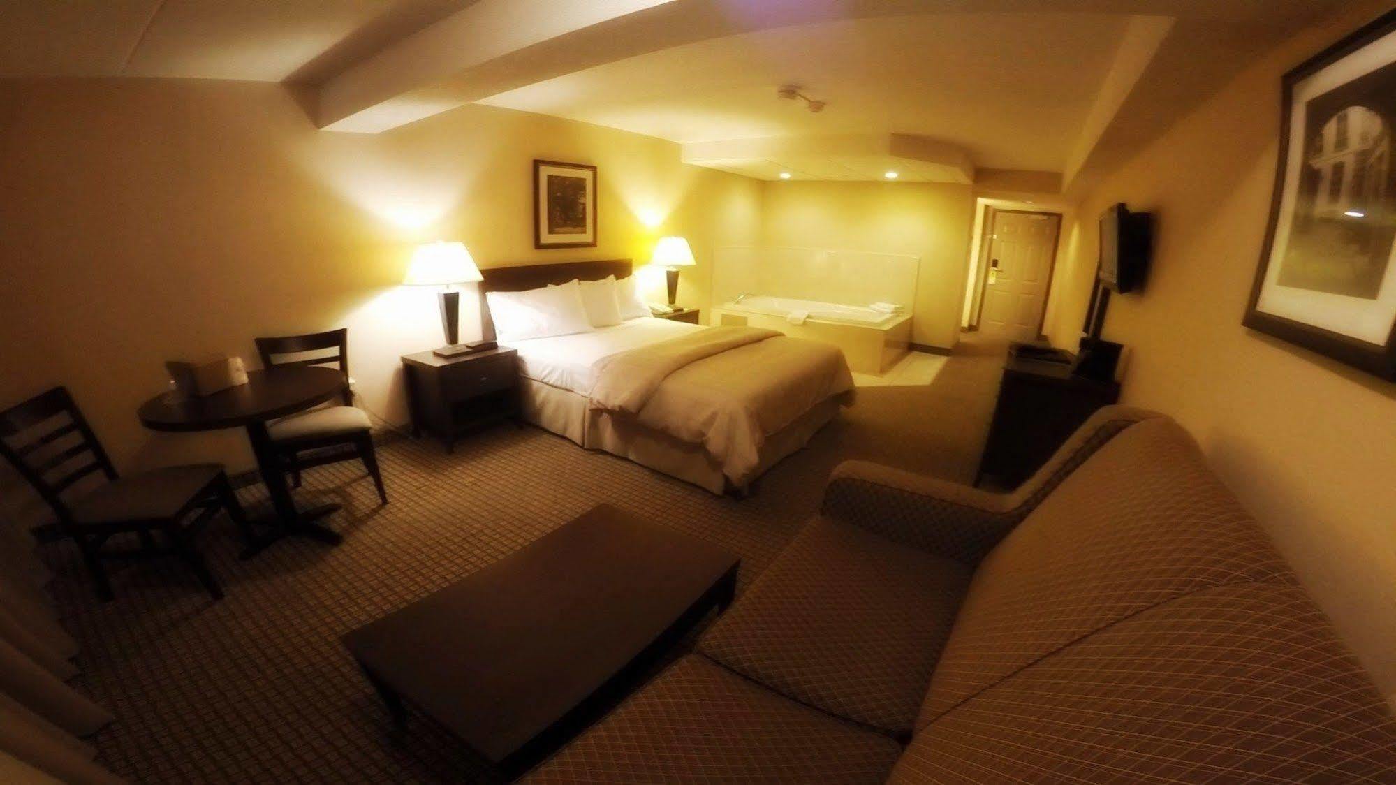Days Inn By Wyndham Niagara Falls Lundys Lane Esterno foto
