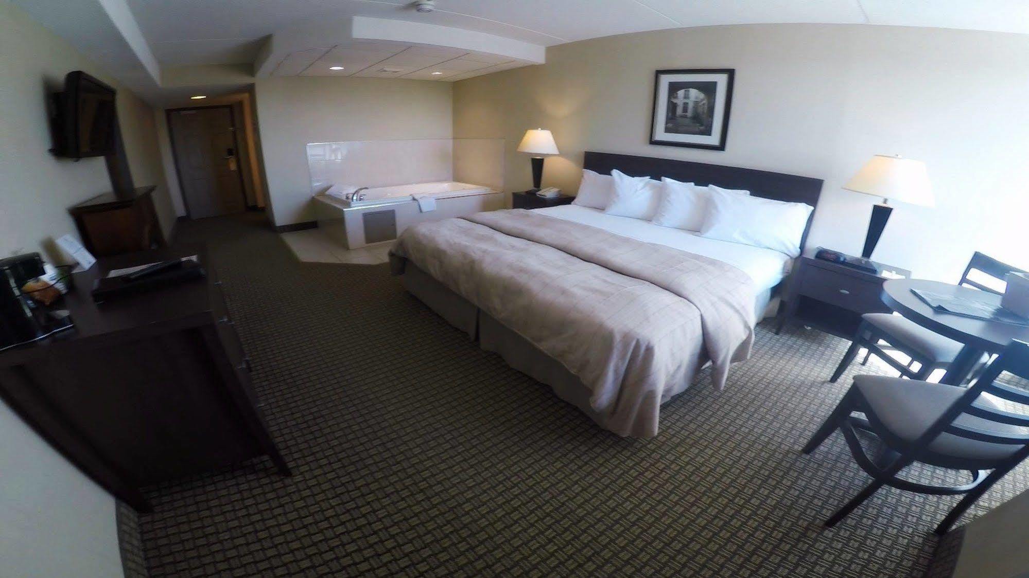 Days Inn By Wyndham Niagara Falls Lundys Lane Esterno foto