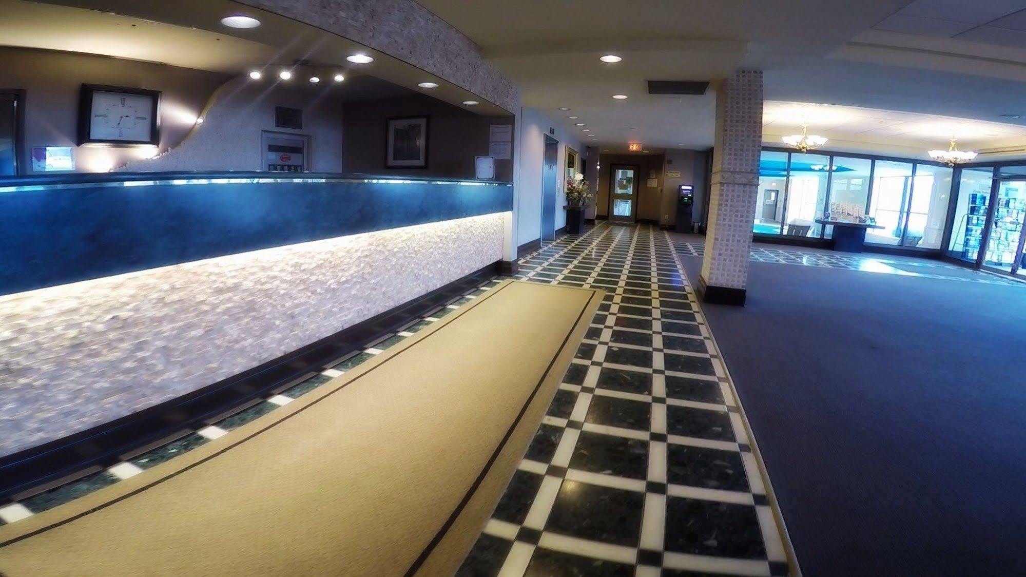 Days Inn By Wyndham Niagara Falls Lundys Lane Esterno foto
