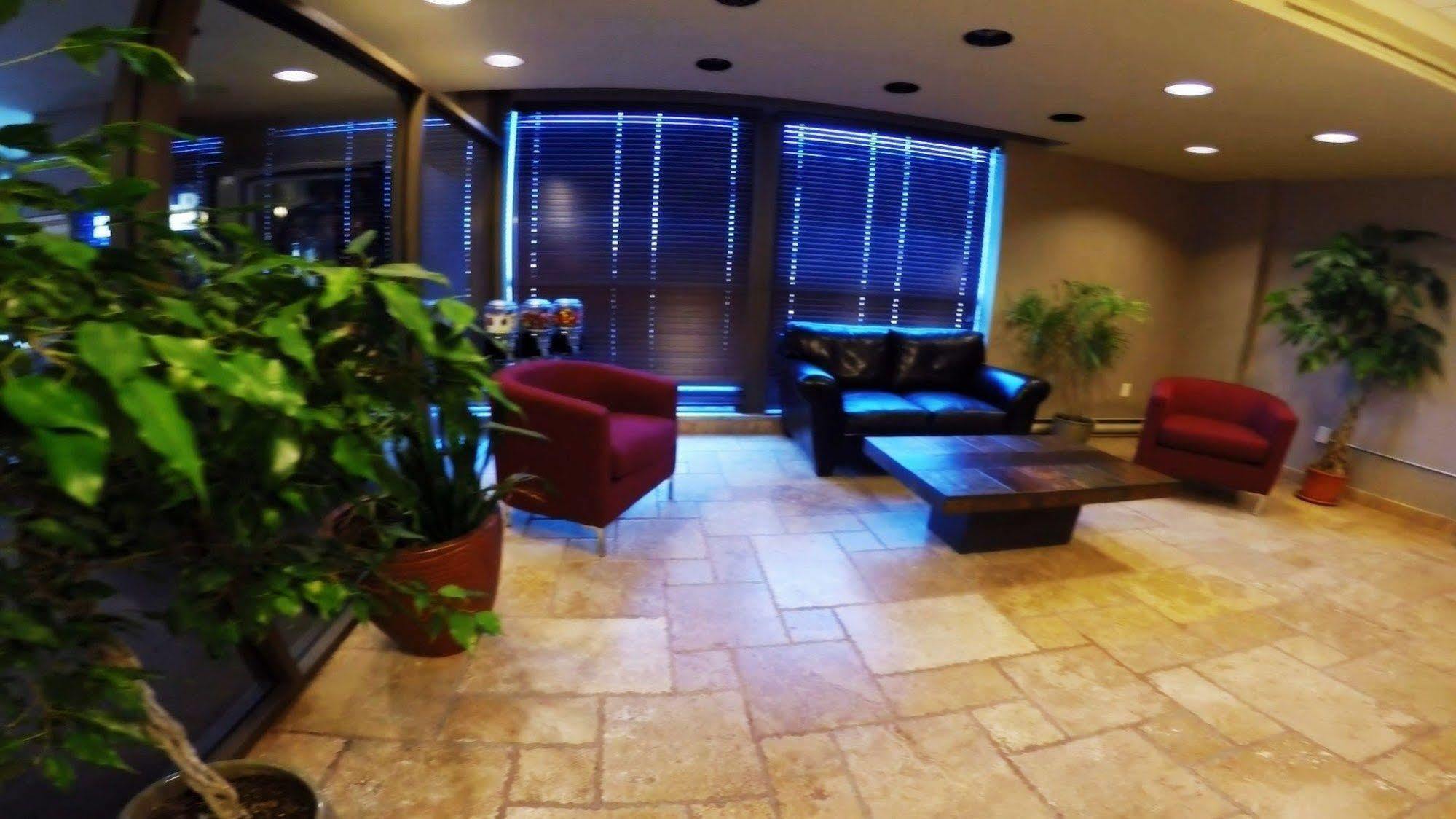 Days Inn By Wyndham Niagara Falls Lundys Lane Esterno foto