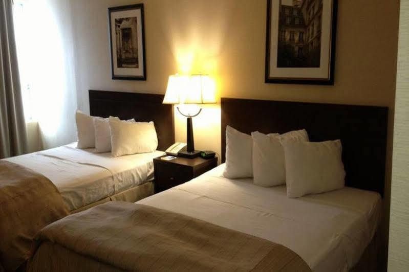 Days Inn By Wyndham Niagara Falls Lundys Lane Esterno foto