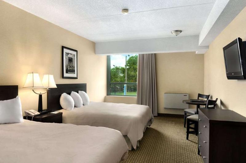 Days Inn By Wyndham Niagara Falls Lundys Lane Esterno foto