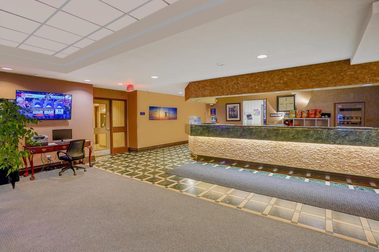 Days Inn By Wyndham Niagara Falls Lundys Lane Esterno foto